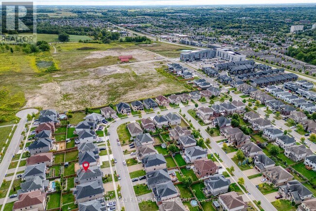 Photo - 754 Jackpine Way
