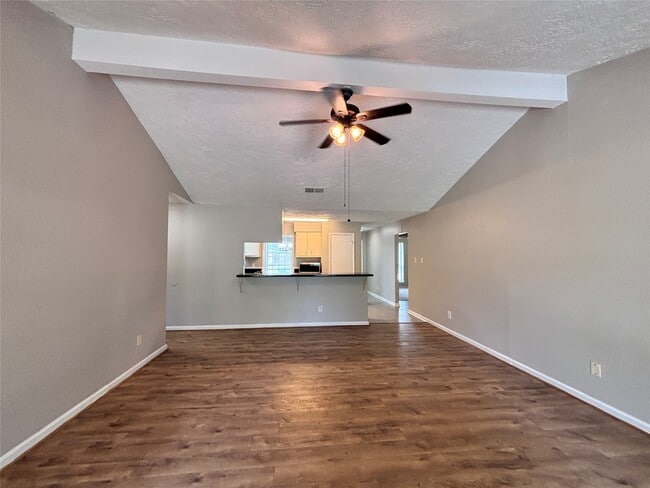 Photo - 203 Woodvale St