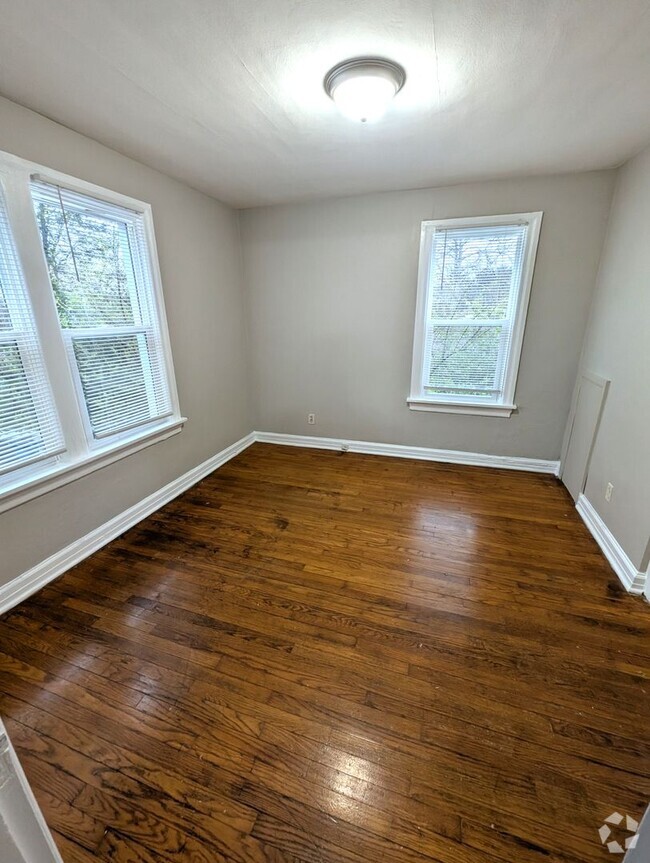 Building Photo - COMING SOON - Single Family Charmer in Jen... Rental