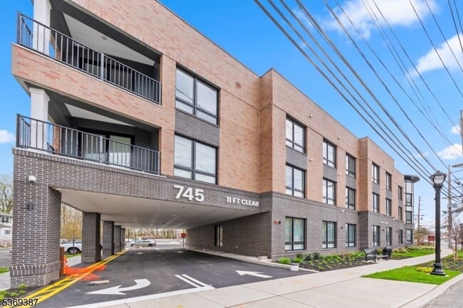 Building Photo - 745 Bound Brook Rd Rental