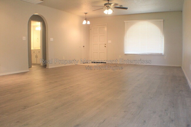 Photo - 10904 N Florida Ave