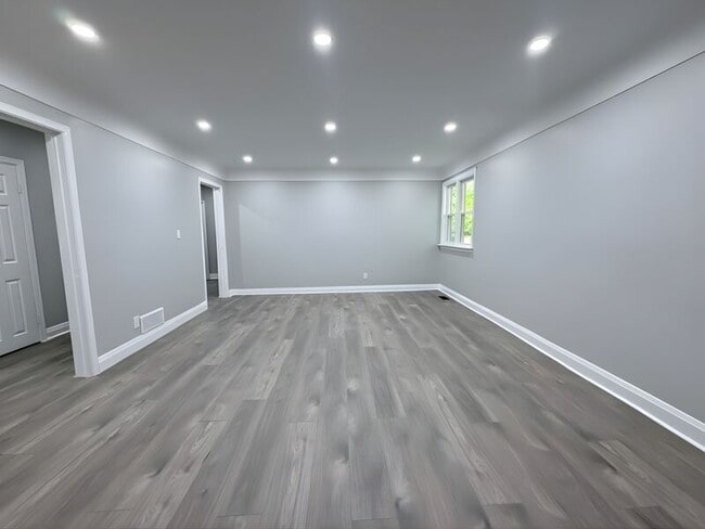 Photo - 20 W 4th St Unité upper