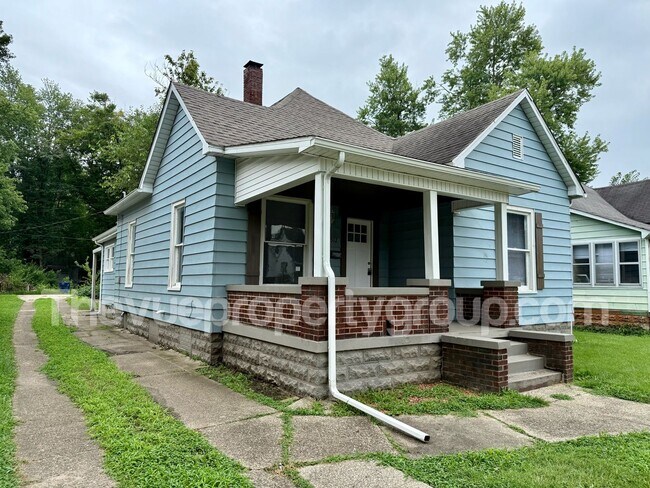 Photo - DEPOSIT MOVES YOU IN! NO RENT UNTIL SEPTEM... Casa