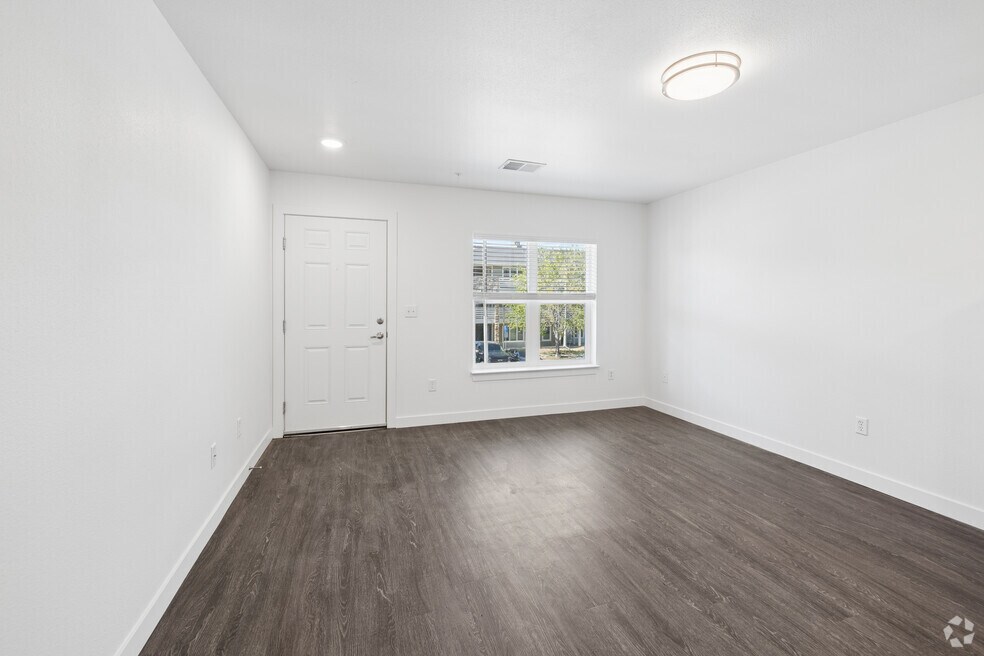 2BR, 1BA - 743SF - Living Room