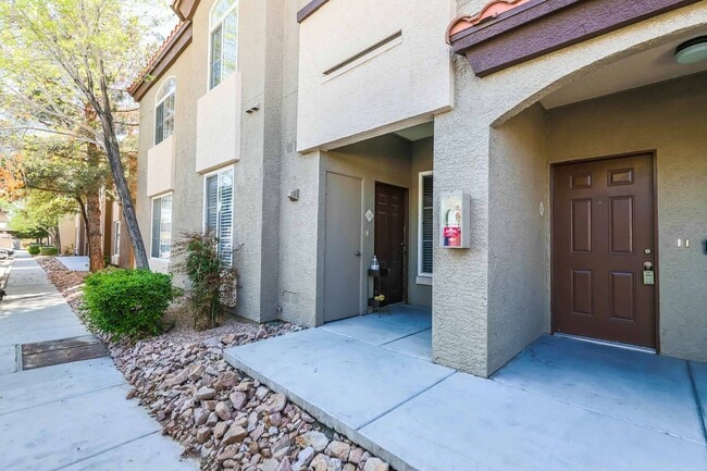 Photo - Precious Gem at Sedona on the Blvd!