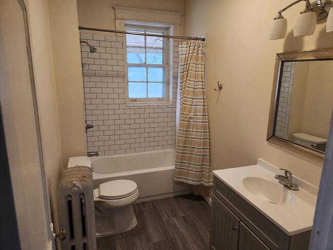 Photo - 682 N Barksdale St
