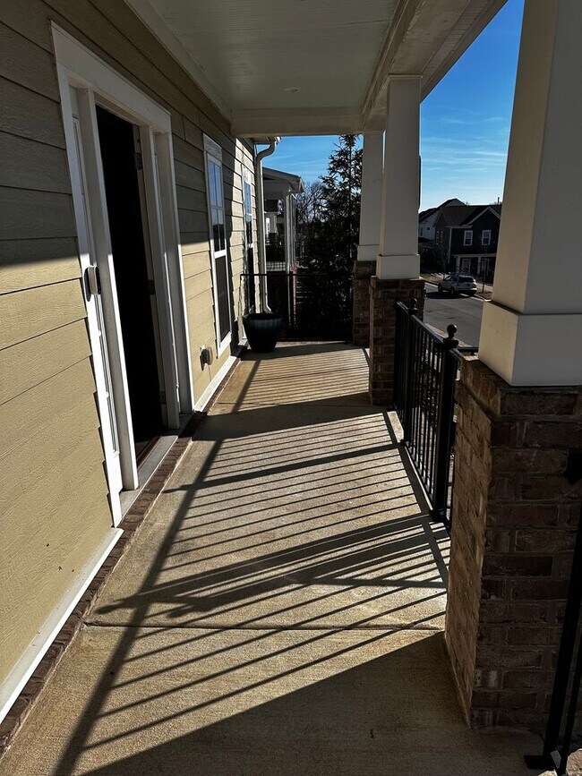 320 Moira Cir