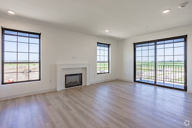 2BR, 2BA - 1,086SF - Living Room - The Lofts at Kettlestone Central