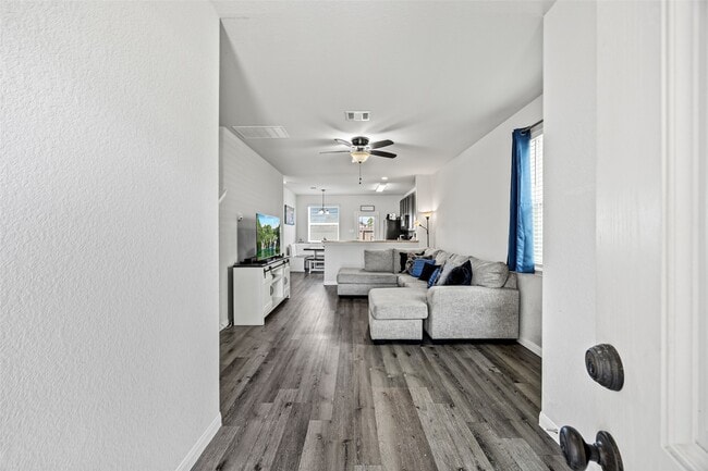 Photo - 4827 Purple Wisteria Ln