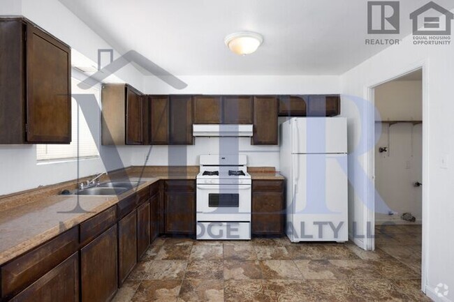 Building Photo - 3Bed/1.5Bath at 51st Ave/McDowell! $1199 M... Rental