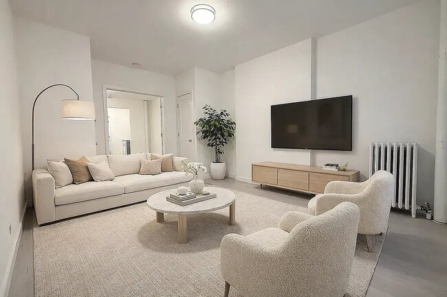 Building Photo - 930 Second Avenue Unit 3D
