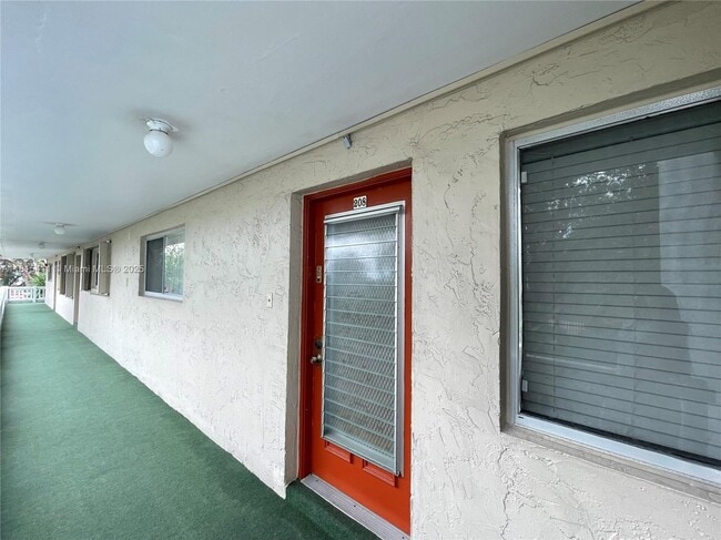 Photo - 3571 Inverrary Dr Unit 208