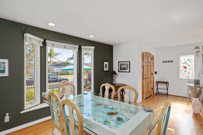 Photo - 1605 Lynngrove Dr