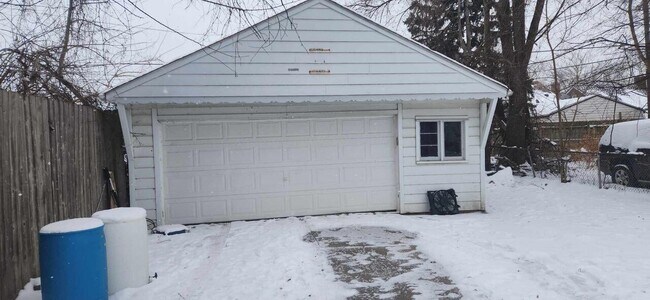 Photo - 11776 Rossiter St