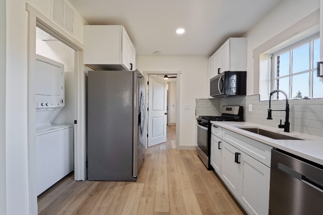 Photo - 605-607-607 S Champion Ave Unidad 605 1-2