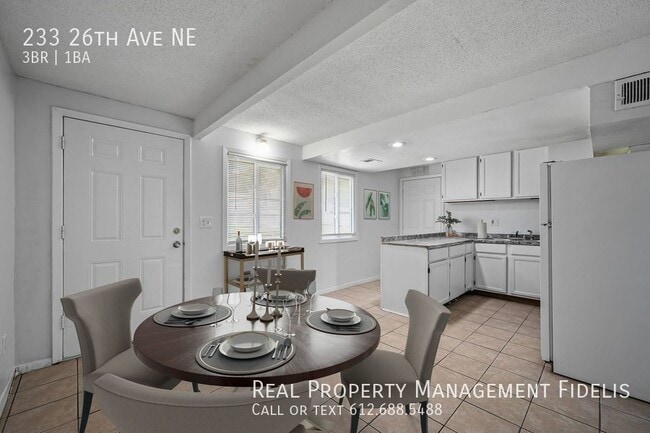 Photo - 233 26th Ave NE