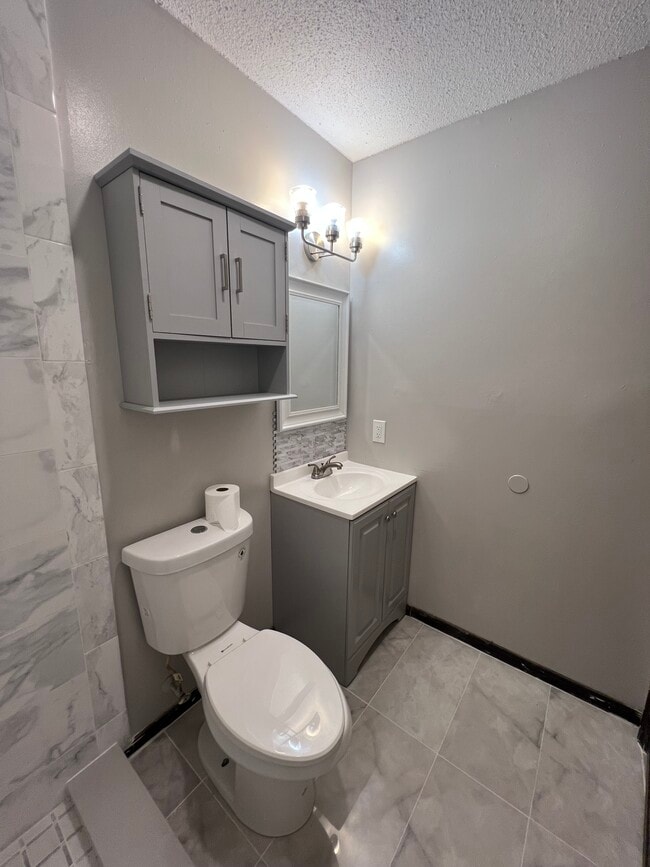 Photo - 126 Hampton Dr