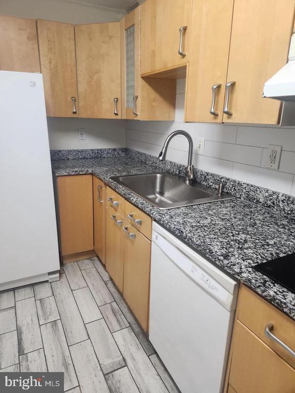 Photo - 307 Yoakum Pkwy Unit 920