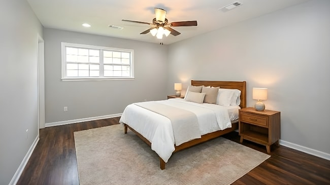 Photo - 3834 Cambridge St