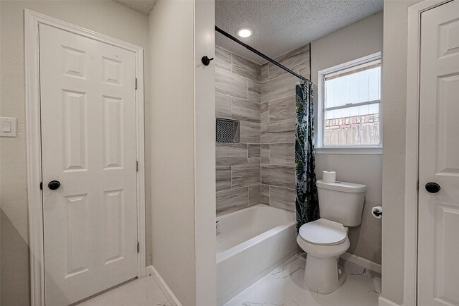 Photo - 12055 Fairpoint Dr