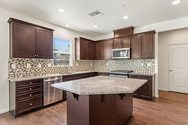 Photo - Gorgeous home in Roseville!