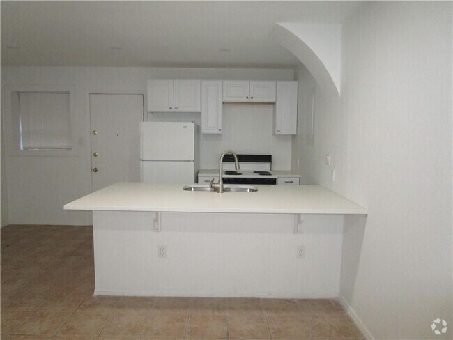 Building Photo - 2413 Leon St Unit 105 Rental