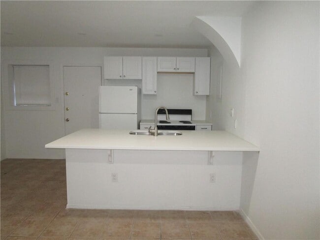 Photo - 2413 Leon St Unidad 105