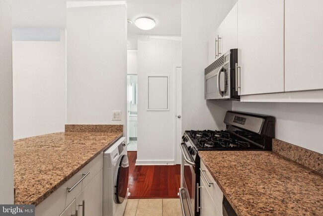 Photo - 219 S 18th St Unit 1523