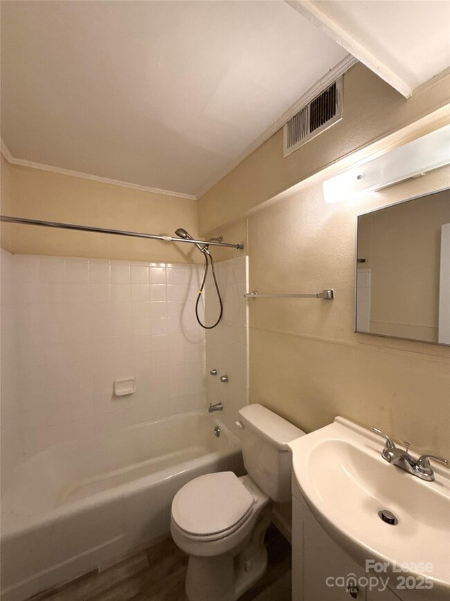 Photo - 2126 E 7th St Unit 102