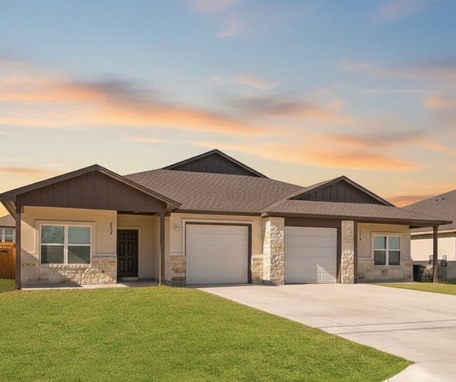 Building Photo - 3 Bed 2 Bath Jarrell Tx New management