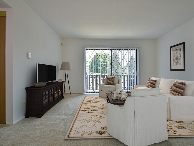 Photo - Charter Oaks Apartments