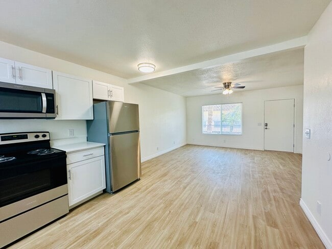Photo - 4424 Bellevue Newly Renovated Apartments w...