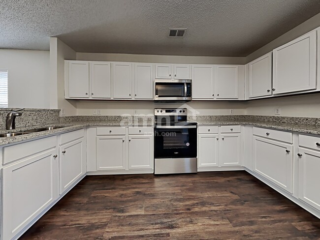 Photo - 3028 Crusades St