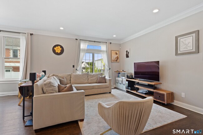Photo - 91 W Broad St Unit APT 13