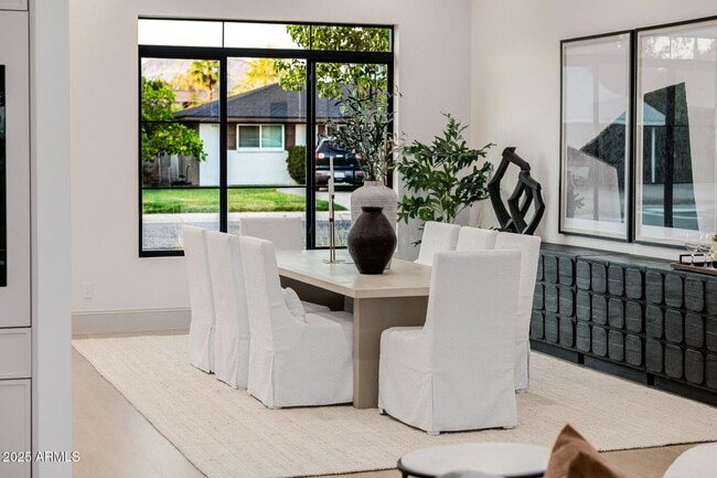 Photo - 3301 E Elm St