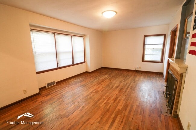 Photo - Awesome 3 bedroom 1 bathroom home located ...