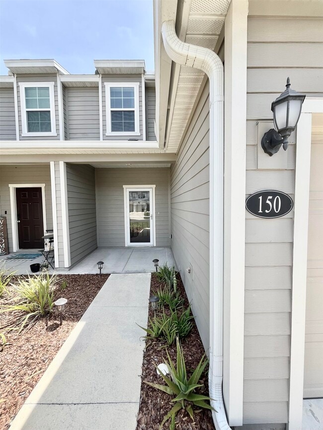 Building Photo - 150 Silver Fern Dr