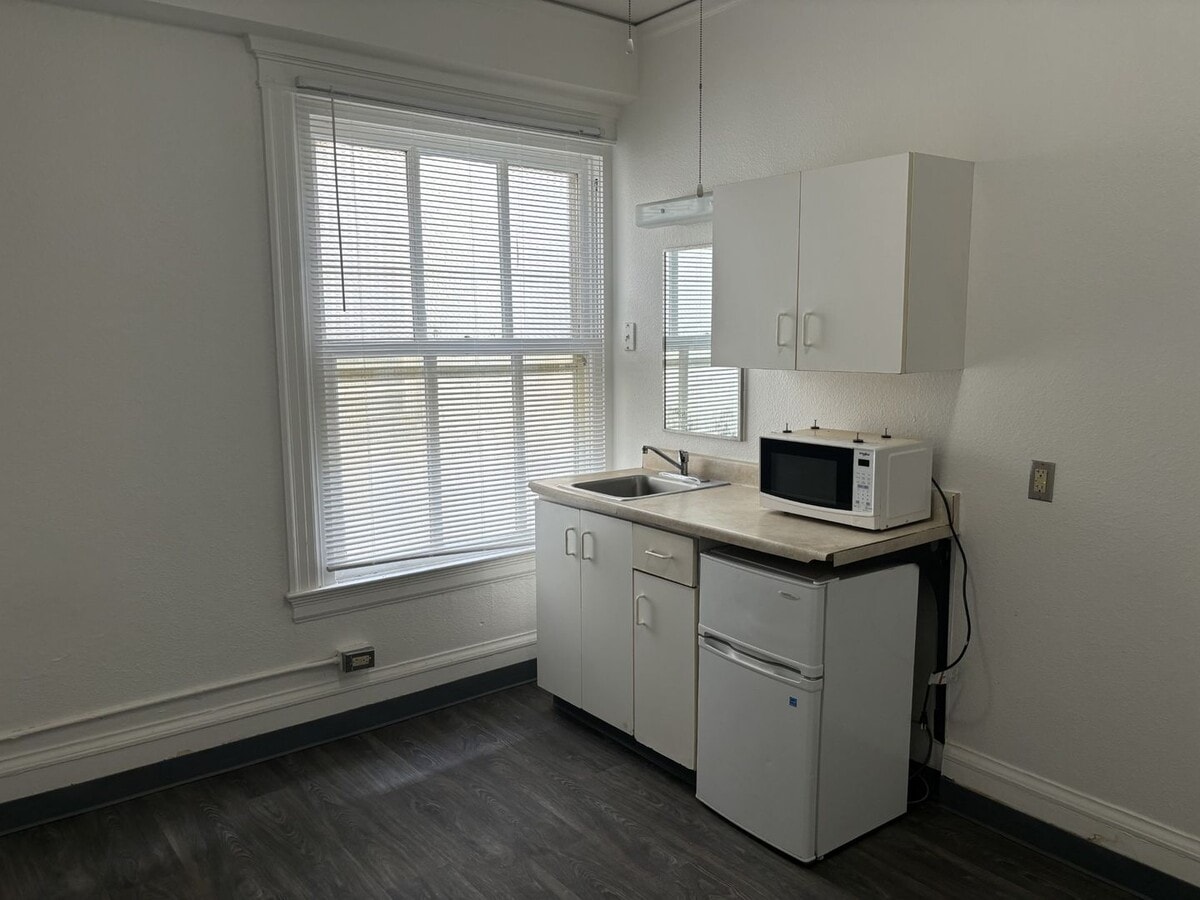 Helen Swindells Apartments - Helen Swindells Apartments