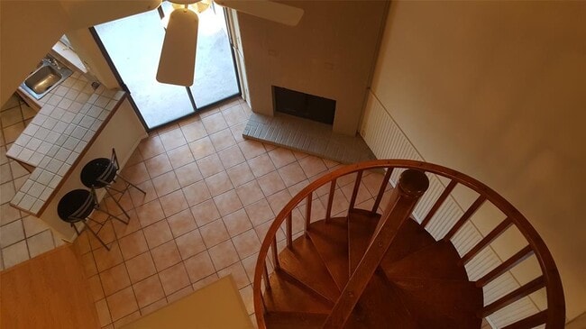 Building Photo - 2500 Burleson Rd Unit 221