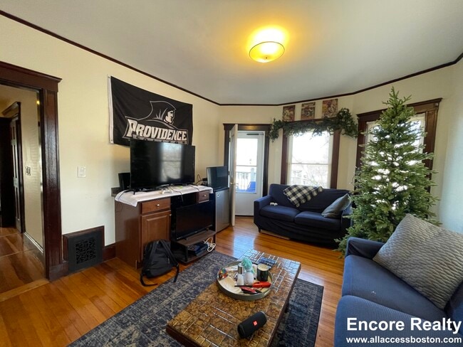 Building Photo - 56 Hobson St Unit 2