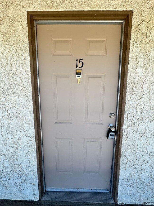 Building Photo - West Lancaster Apartment Unit 15