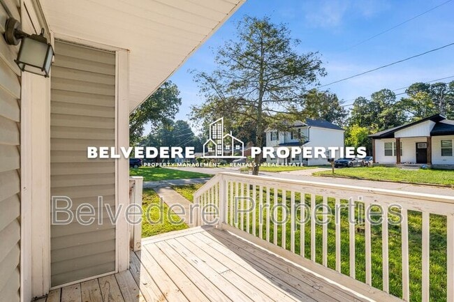 Photo - 2220 Bradley St