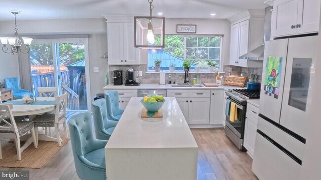 Photo - 16883 Toms River Loop