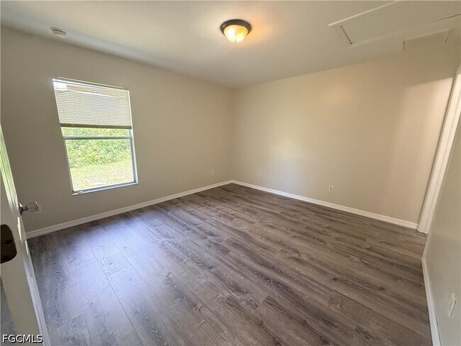 Photo - 2510 Martin Ave S