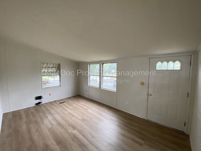 Photo - 900 White St