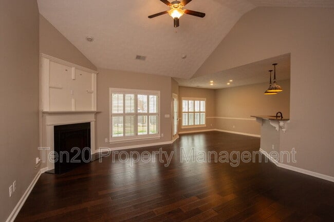 9223 Granite Field Ct