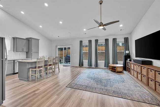 Photo - 529 Overbrook Dr