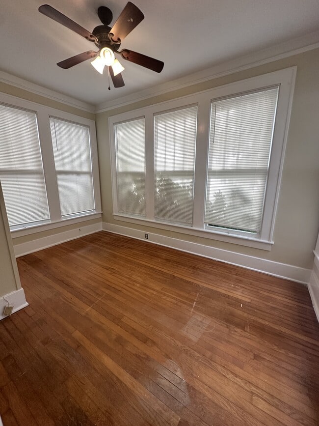 Photo - 441 E 49th St