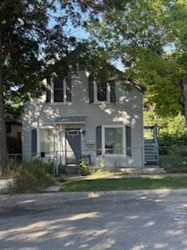 Photo - 214 S G St House