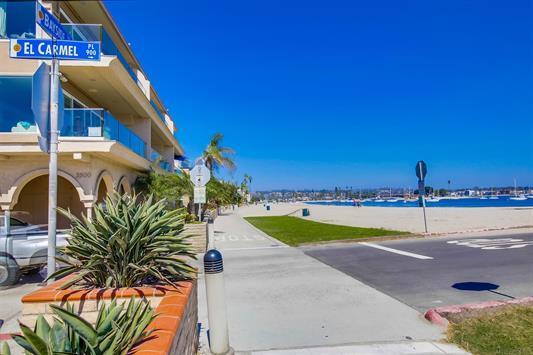 Photo - 803 El Carmel Pl